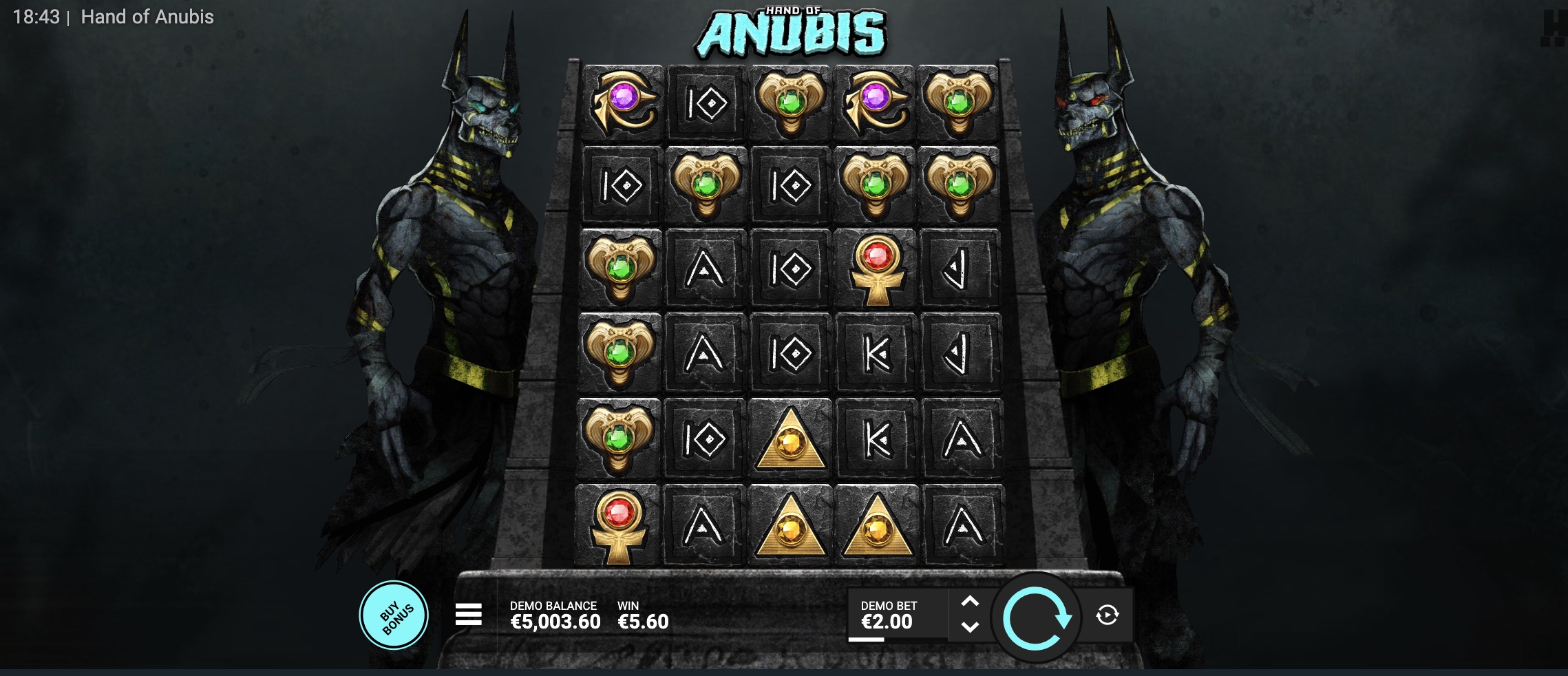 Captura de ronda de free spins en Hand of Anubis con multiplicadores Wild acumulados